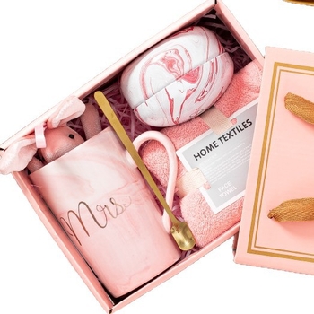 Κεραμικό φλιτζάνι, πενταμελής δώρο σετ σε κουτί δώρου, κυλινδικού σχήματος, με λαβή, κουταλάκι και κορδόνι μεταφοράς