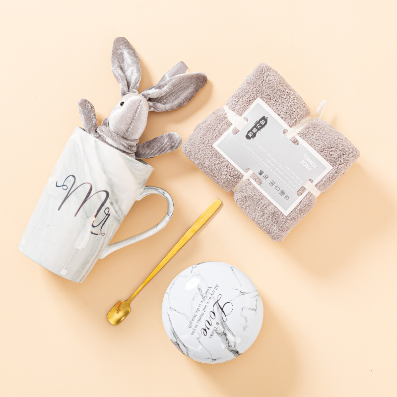 Κεραμικό φλιτζάνι, πενταμελής δώρο σετ σε κουτί δώρου, κυλινδικού σχήματος, με λαβή, κουταλάκι και κορδόνι μεταφοράς