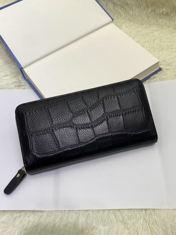 Portofel de damă din piele naturală, lung, din piele de vită de prim strat, model în carouri, căptușeală din piele de miel — Primăvara 2024