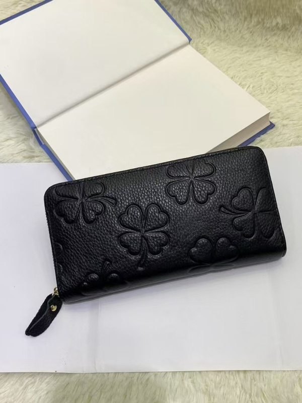 Portofel de damă din piele naturală, lung, din piele de vită de prim strat, model în carouri, căptușeală din piele de miel — Primăvara 2024