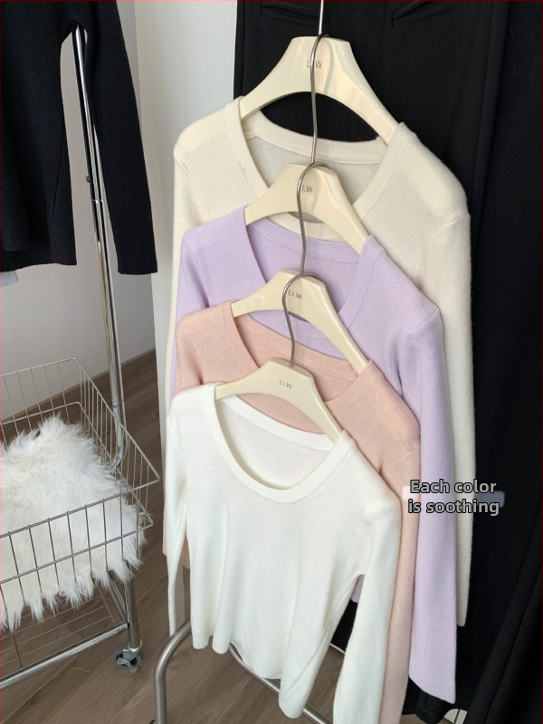 Πλεκτό πουλόβερ μαλλιού με U-λαιμό, μακριά μανίκια, στενή γραμμή