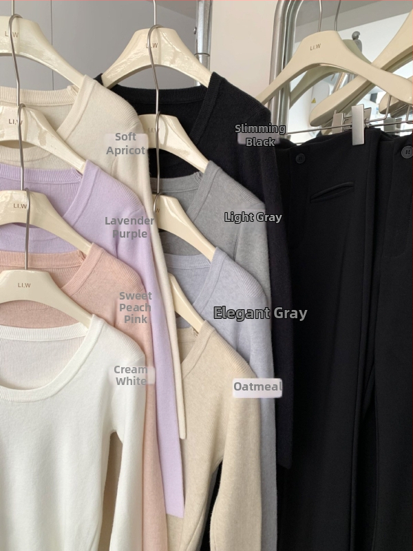 Πλεκτό πουλόβερ μαλλιού με U-λαιμό, μακριά μανίκια, στενή γραμμή