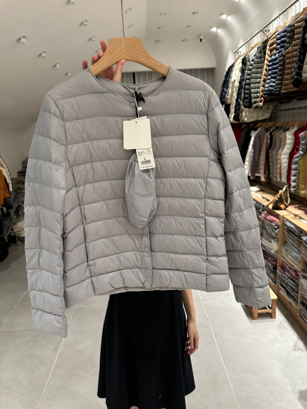 Dámska ľahká krátka bunda z bieleho kačacieho down, okrúhly výstrih, kasmírové výplň 51–55%