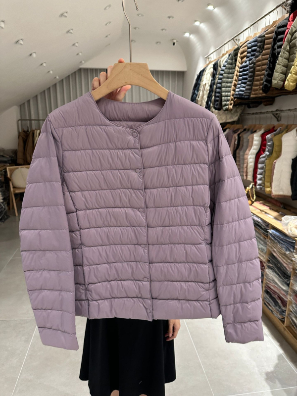 Dámska ľahká krátka bunda z bieleho kačacieho down, okrúhly výstrih, kasmírové výplň 51–55%