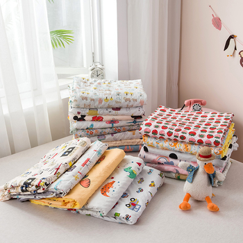 Gyerekeknek és babáknak szánt takaró 100% pamut és velúr összetevővel, rajzfilmszerű stílus, 200–300 g, négy évszakos, gépi mosás