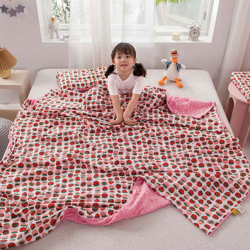 Gyerekeknek és babáknak szánt takaró 100% pamut és velúr összetevővel, rajzfilmszerű stílus, 200–300 g, négy évszakos, gépi mosás