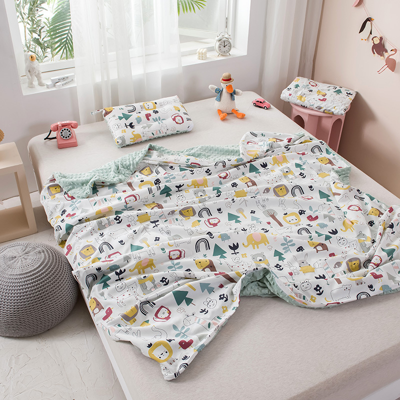 Gyerekeknek és babáknak szánt takaró 100% pamut és velúr összetevővel, rajzfilmszerű stílus, 200–300 g, négy évszakos, gépi mosás