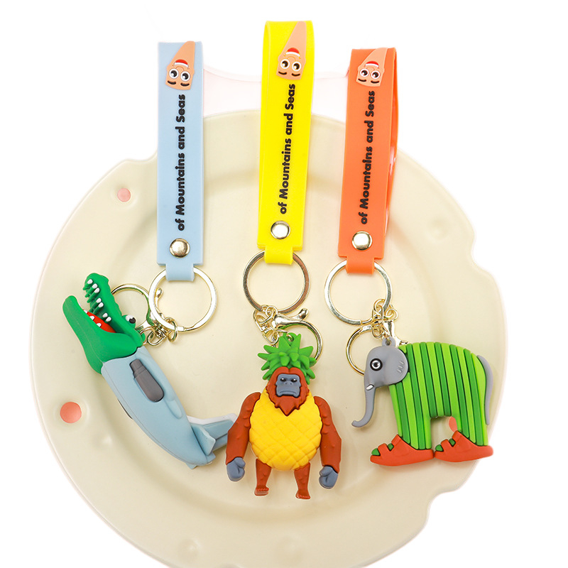 PVC kulcstartó – karikatúra figura Shanhaijing, ember bottal és cápa baba