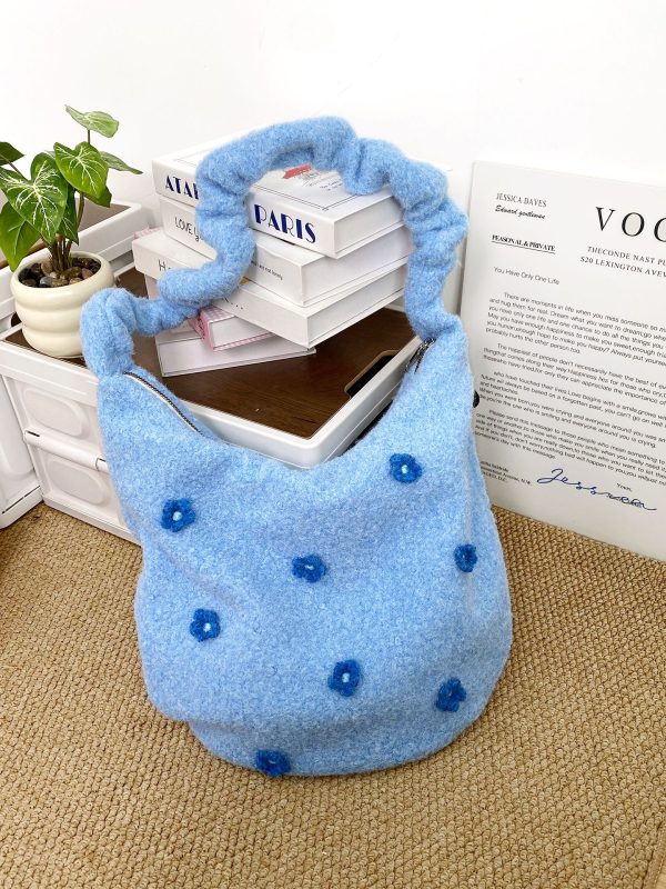 Crossbody torba u korejskom stilu, pliš materijal, oblik školjke croissant, zatvarač, podstava od platna, Zima 2025