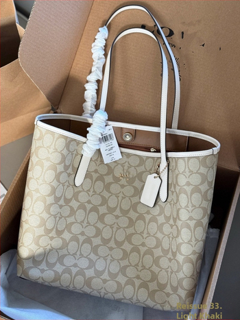 Τσάντα Tote σε στυλ street trend, Υλικό PVC, Εσωτερική επένδυση από δέρμα αγελάδας, Οριζόντιου τετράγωνου σχήματος