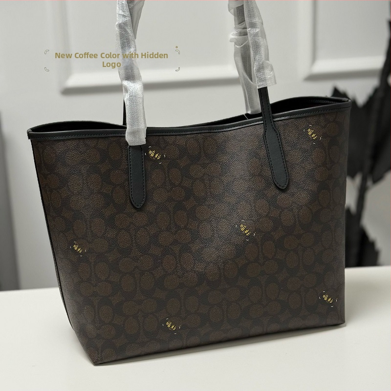 Τσάντα Tote σε στυλ street trend, Υλικό PVC, Εσωτερική επένδυση από δέρμα αγελάδας, Οριζόντιου τετράγωνου σχήματος