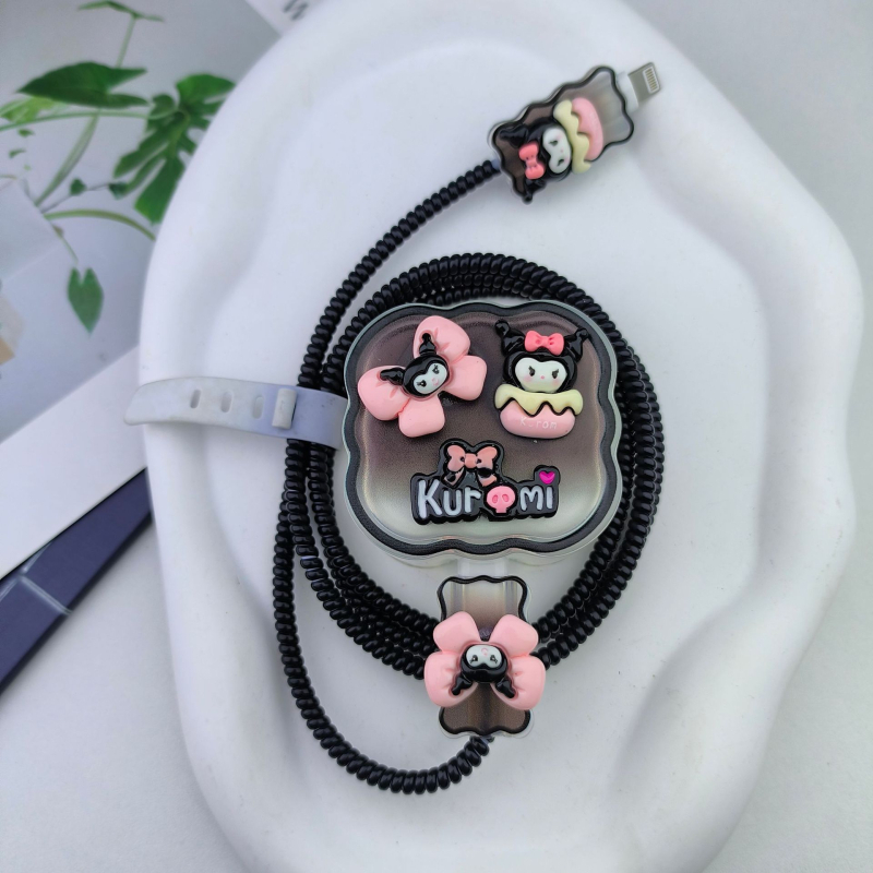 Saji TPU védőtok Apple 20W UK töltőhöz – ütésálló, testre szabható, permetezett felület – Modellok: 26526488348, 26537876955, 5432516367