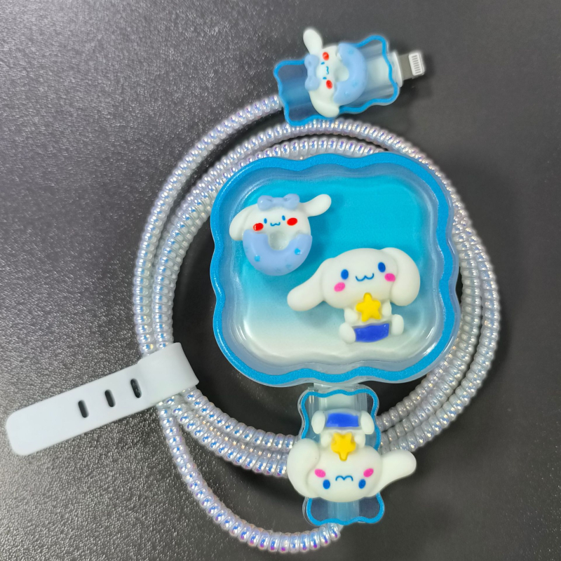 Saji TPU védőtok Apple 20W UK töltőhöz – ütésálló, testre szabható, permetezett felület – Modellok: 26526488348, 26537876955, 5432516367