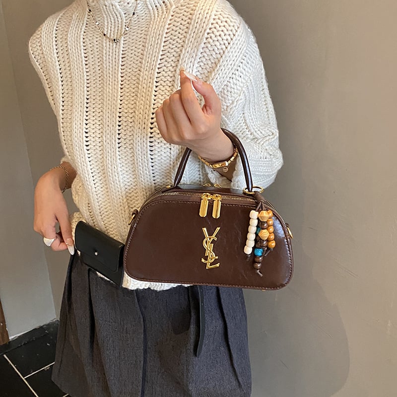 Geantă în formă de pernă – material PU, închidere cu fermoar, buzunar interior cu fermoar, curea cu o singură curea