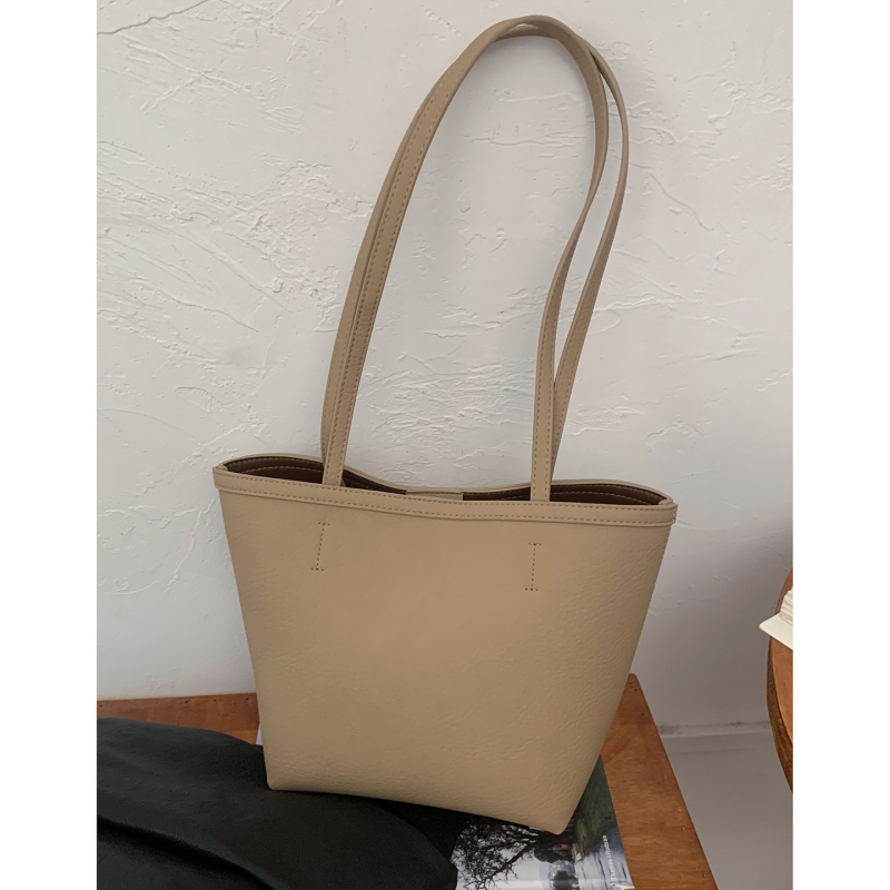 PU kabelka typu vedro, mestský minimalistický štýl, zapínanie na zips, polyesterová podšívka