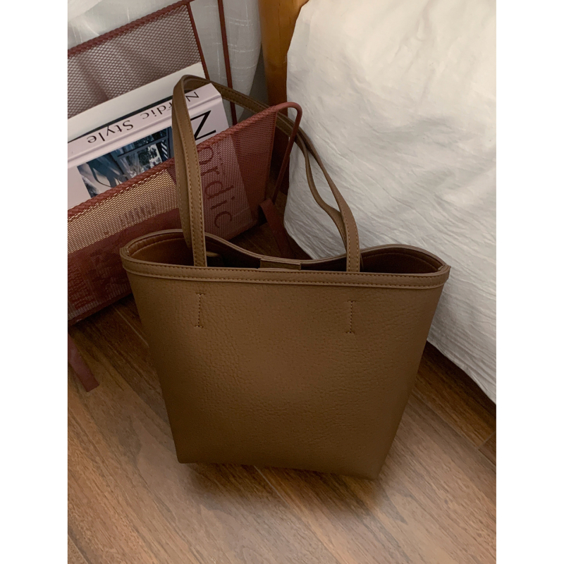 PU kabelka typu vedro, mestský minimalistický štýl, zapínanie na zips, polyesterová podšívka