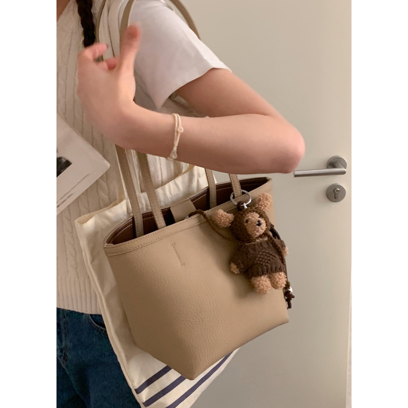 PU kabelka typu vedro, mestský minimalistický štýl, zapínanie na zips, polyesterová podšívka