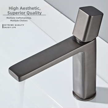 Výsuvný drezový kohútik – meď, horúca/studená voda, keramický diskový ventil, priemer sedla 35 mm, max 120°C