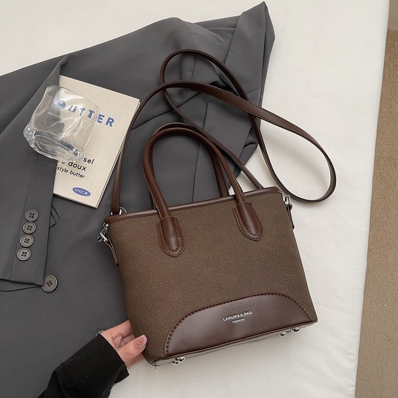PU crossbody torba, model xinqi-6398, commuter stil, jedina naramenica, horizontalno pravokutnog oblika, zatvaranje zipom, podstava od poliestera, proljeće 2026