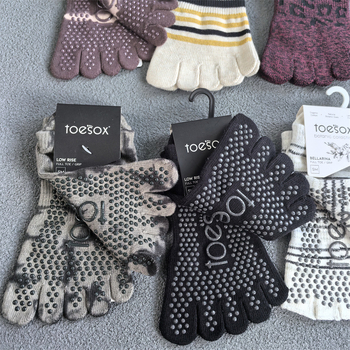 Toesox Pilates čarape s podijeljenim prstima - protuklizne, upijaju znoj, pamuk, za unutarnju yogu