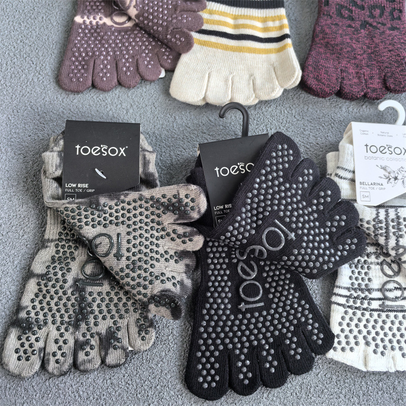 Toesox Pilates čarape s podijeljenim prstima - protuklizne, upijaju znoj, pamuk, za unutarnju yogu