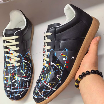 Ανδρικά sneakers – Άνω μέρος από γνήσιο δέρμα, στρογγυλή μύτη, με κορδόνια, καουτσούκ σόλα, χαμηλός σχεδιασμός