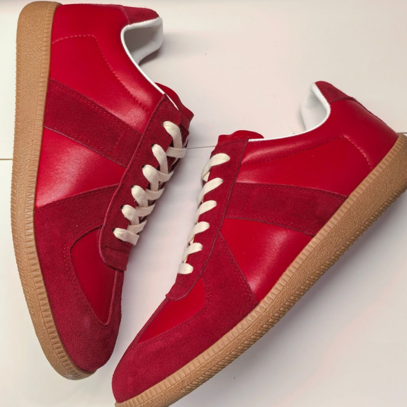 Ανδρικά sneakers – Άνω μέρος από γνήσιο δέρμα, στρογγυλή μύτη, με κορδόνια, καουτσούκ σόλα, χαμηλός σχεδιασμός