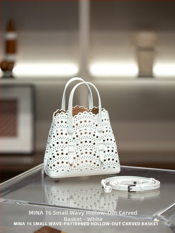 Pravá kožená taška v tvare košíka s vlnitým sieťovaným vzorom a vygravírovanými kvetmi, mestský minimalistický crossbody, obdĺžnikový tvar, vrecko na telefón a zipsové vrecko, polyesterová podšívka