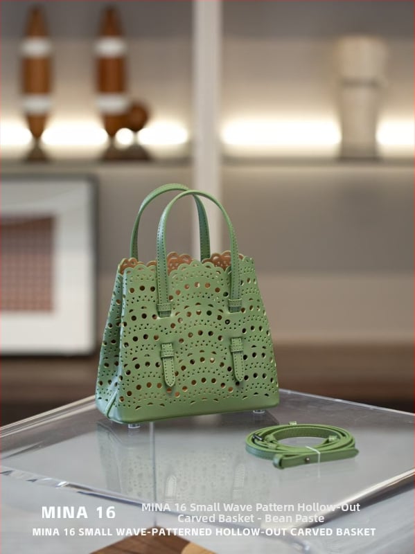 Τσάντα από γνήσιο δέρμα με κυματοειδές πλέγμα και διάτρητη φυλλώδη διακόσμηση, στυλ basket, αστικός μινιμαλιστικός crossbody με μονό λουρί, ορθογώνιο σχήμα, θήκη για κινητό και θήκη με φερμουάρ, επένδυση πολυεστέρα