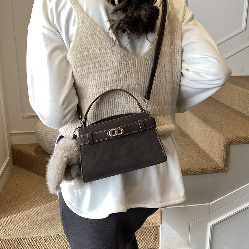 Ženska crossbody torbica u urbanom minimalističkom stilu, PU koža, vodoravni kvadratni oblik, trodimenzionalni dizajn, zatvaranje zipom