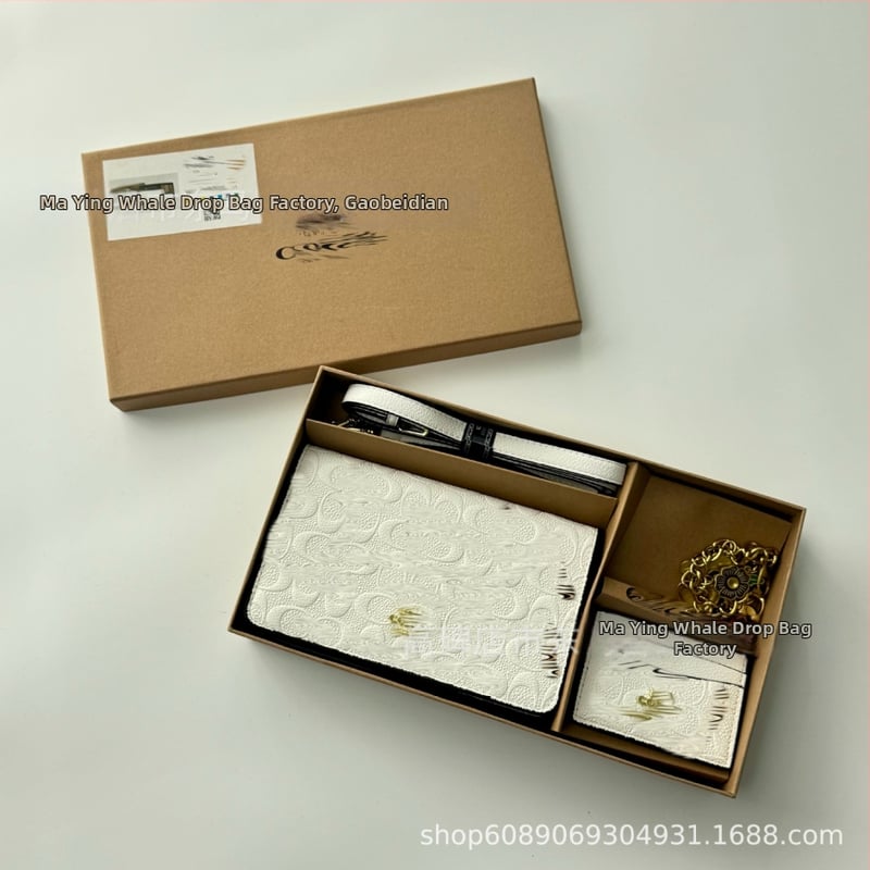 Γυναικεία τσάντα crossbody - οριζόντιο τετράγωνο σχήμα, PU υλικό, κλείσιμο με κλιπ, εσωτερικό με θήκη φερμουάρ, μια ιμάντας ώμου