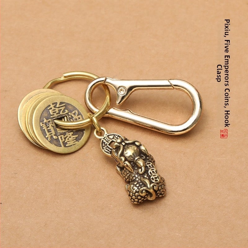 Kovový kľúčen s Pixiu, motívy tekvice a zverokruhu — prívesok na auto a tašku, unisex