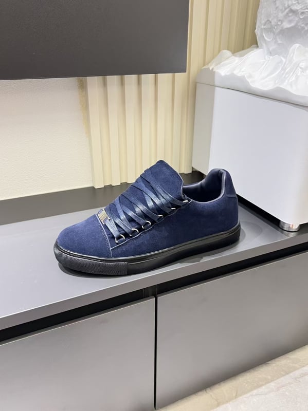 Ανδρικά vintage δερμάτινα υψηλά sneakers με επένδυση από γνήσιο μαλλί προβάτου — στρογγυλή μύτη, κορδόνια, καουτσούκ σόλα, 3–5 εκ ύψος φτέρνας