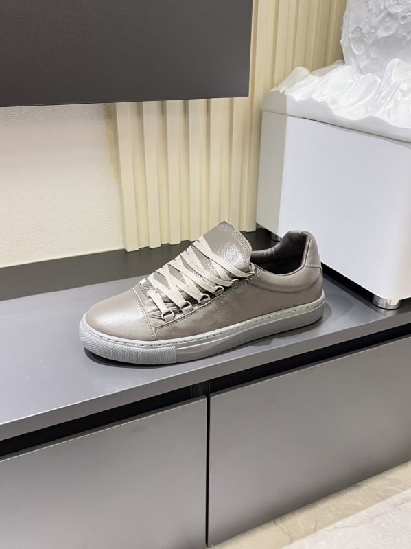 Ανδρικά vintage δερμάτινα υψηλά sneakers με επένδυση από γνήσιο μαλλί προβάτου — στρογγυλή μύτη, κορδόνια, καουτσούκ σόλα, 3–5 εκ ύψος φτέρνας