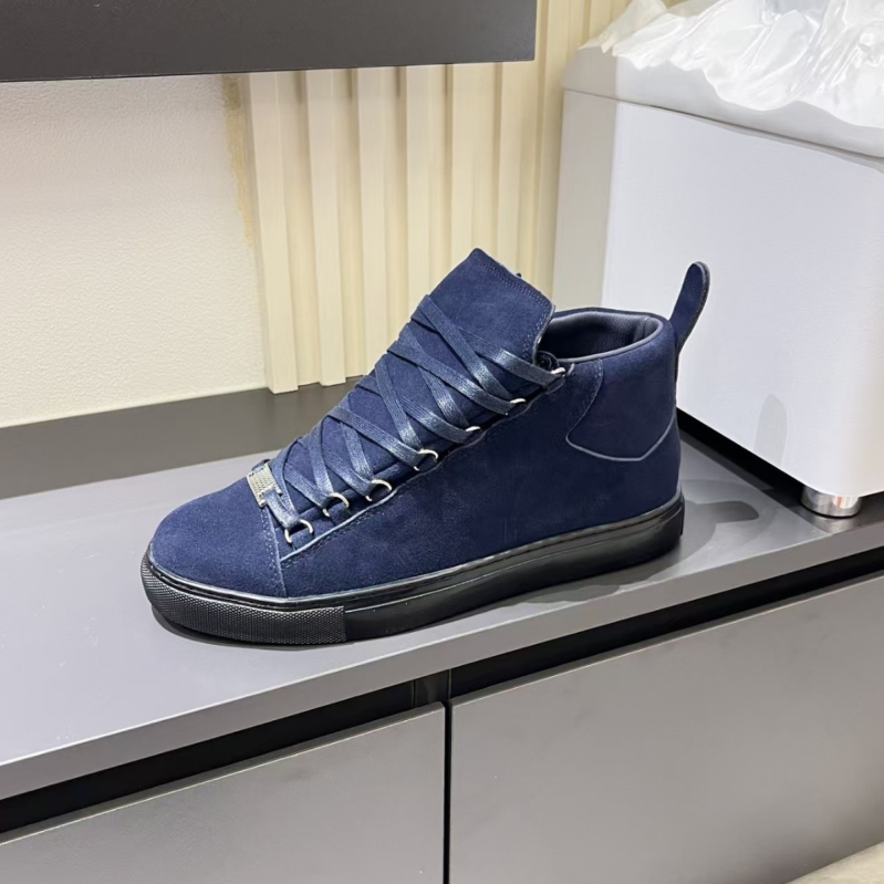 Ανδρικά vintage δερμάτινα υψηλά sneakers με επένδυση από γνήσιο μαλλί προβάτου — στρογγυλή μύτη, κορδόνια, καουτσούκ σόλα, 3–5 εκ ύψος φτέρνας