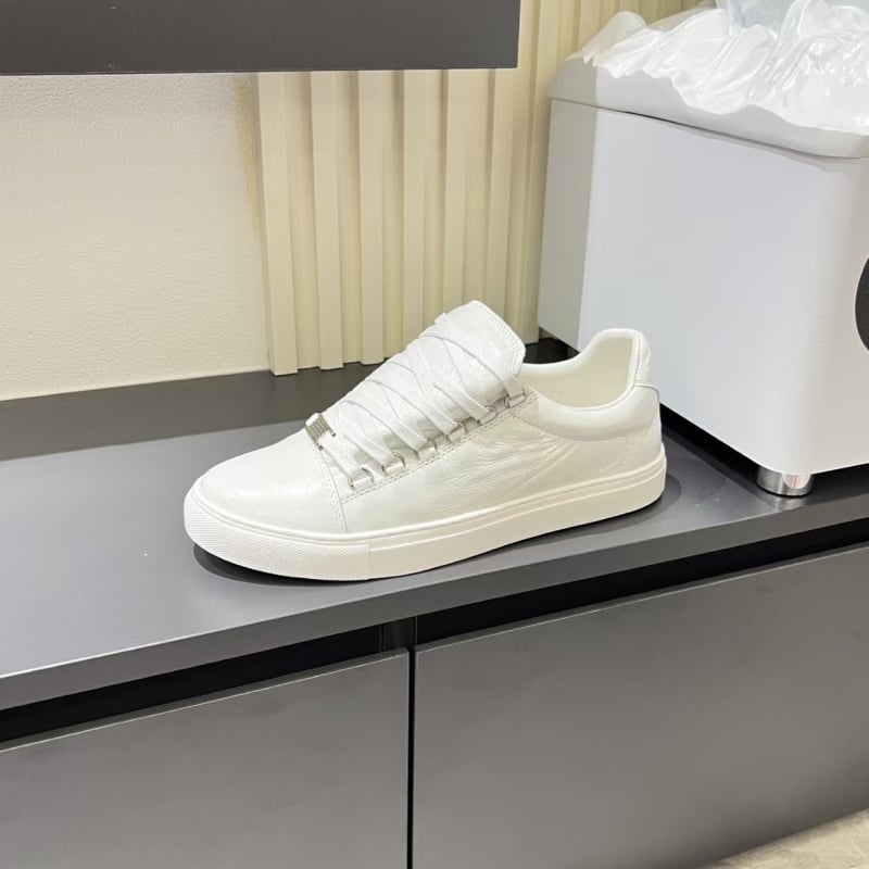 Ανδρικά vintage δερμάτινα υψηλά sneakers με επένδυση από γνήσιο μαλλί προβάτου — στρογγυλή μύτη, κορδόνια, καουτσούκ σόλα, 3–5 εκ ύψος φτέρνας