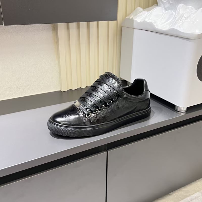 Ανδρικά vintage δερμάτινα υψηλά sneakers με επένδυση από γνήσιο μαλλί προβάτου — στρογγυλή μύτη, κορδόνια, καουτσούκ σόλα, 3–5 εκ ύψος φτέρνας