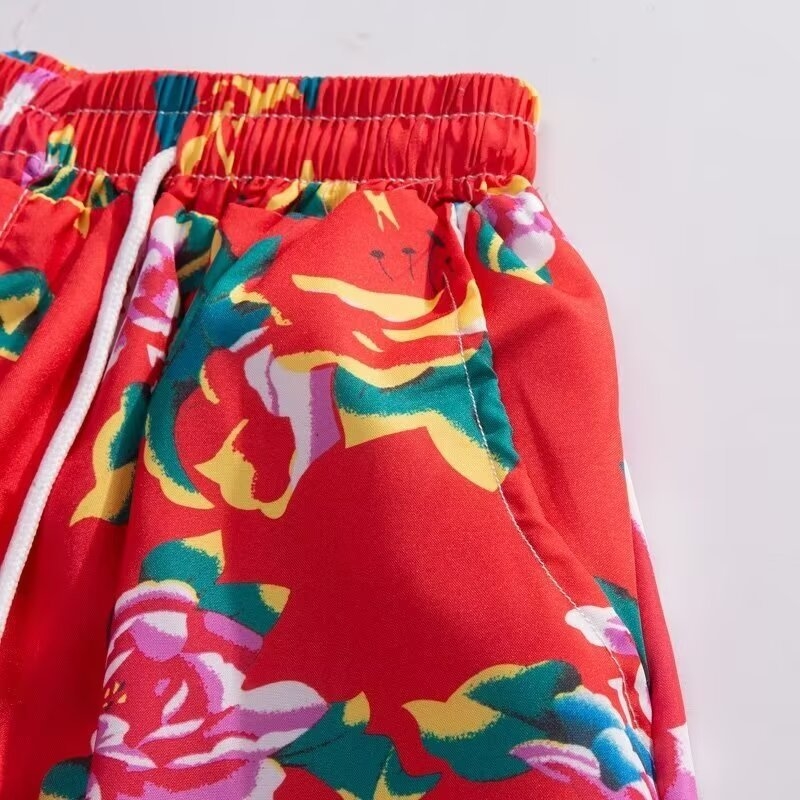 Σορτς με φλοράλ εκτύπωση - χαλαρή γραμμή, μισού μήκους, κοπή τύπου τρομπέτα, 95% σπάντεξ μικροελαστικότητα, Καλοκαίρι