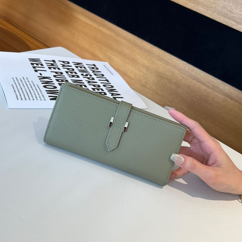 Γυναικείο μακρύ πορτοφόλι από γνήσιο δέρμα, δέρμα πρώτης στρώσης αγελάδας, επένδυση από καμβά, στυλ αστικός μινιμαλισμός, 2025