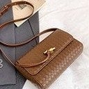 Τσάντα crossbody PU με καπάκι, οριζόντια τετράγωνη μορφή, επένδυση πολυεστέρα, μια ιμάντα, μοντέλο JC-8083, 2025 χειμώνας