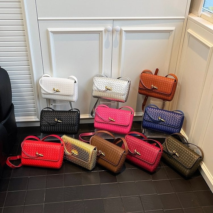 Τσάντα crossbody PU με καπάκι, οριζόντια τετράγωνη μορφή, επένδυση πολυεστέρα, μια ιμάντα, μοντέλο JC-8083, 2025 χειμώνας