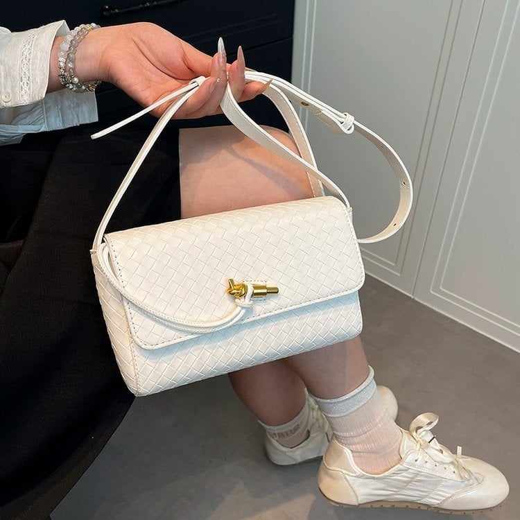 Τσάντα crossbody PU με καπάκι, οριζόντια τετράγωνη μορφή, επένδυση πολυεστέρα, μια ιμάντα, μοντέλο JC-8083, 2025 χειμώνας