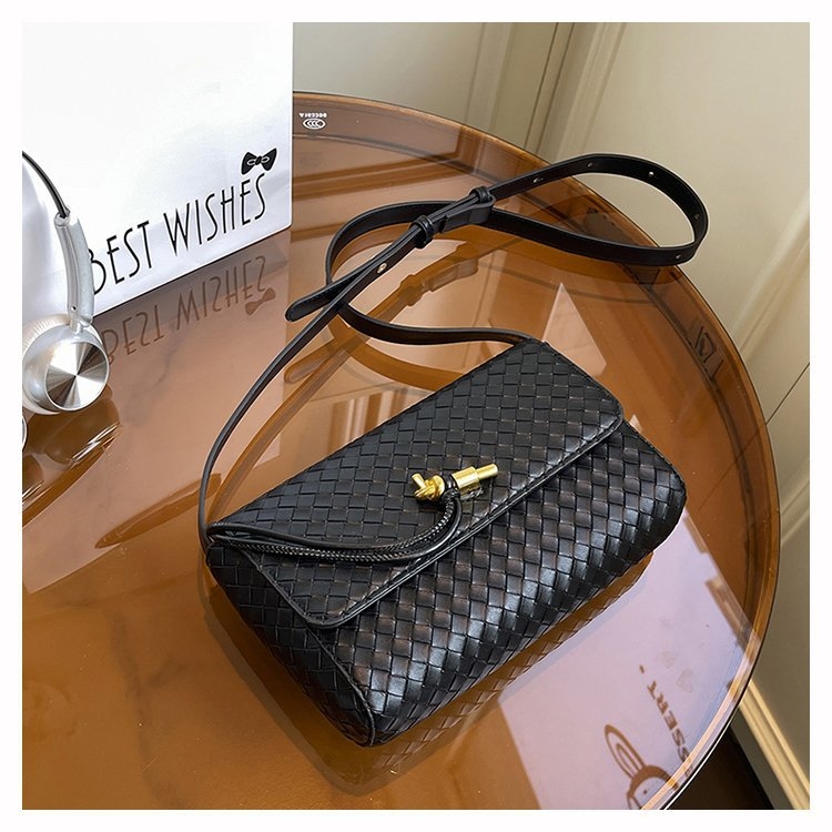 Τσάντα crossbody PU με καπάκι, οριζόντια τετράγωνη μορφή, επένδυση πολυεστέρα, μια ιμάντα, μοντέλο JC-8083, 2025 χειμώνας