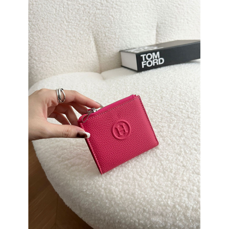 Γυναικείο πορτοφόλι από γνήσιο δέρμα, δύο διπλώματα, επένδυση καμβά, μοτίβο γράμματος