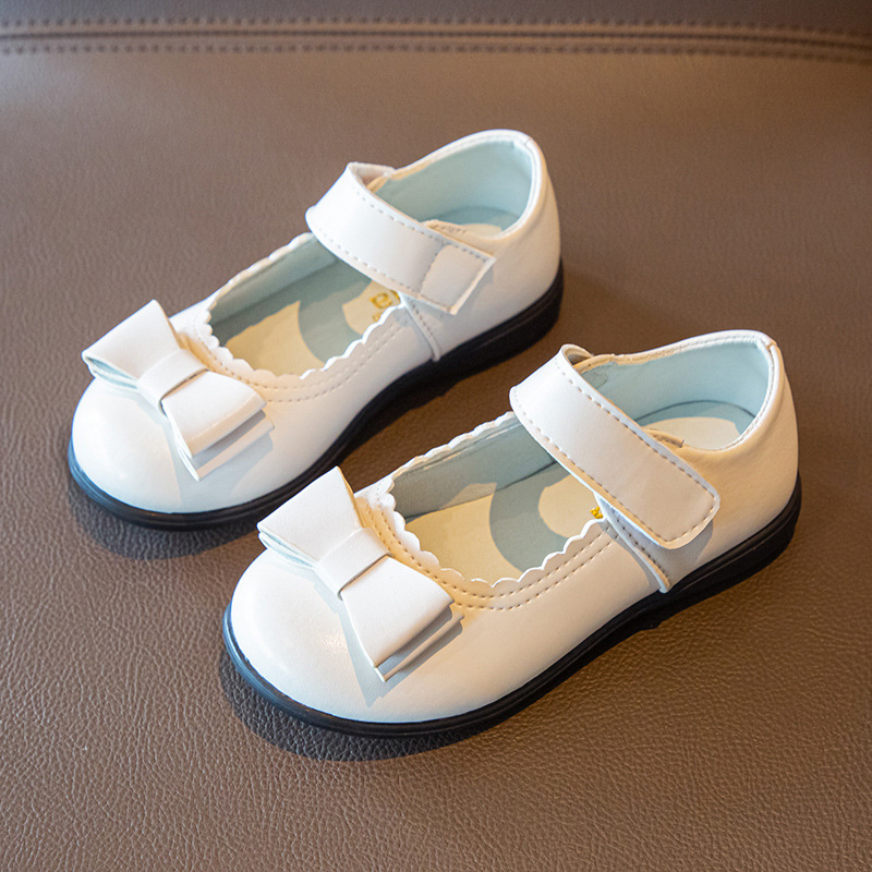 Abela Dievčenské topánky – vrchný materiál syntetická koža, zapínanie na suchý zips, podrážka z gumy, priedušné, protišmykové