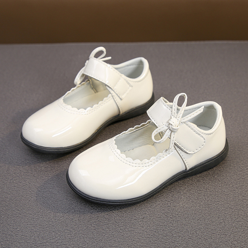 Abela Dievčenské topánky – vrchný materiál syntetická koža, zapínanie na suchý zips, podrážka z gumy, priedušné, protišmykové