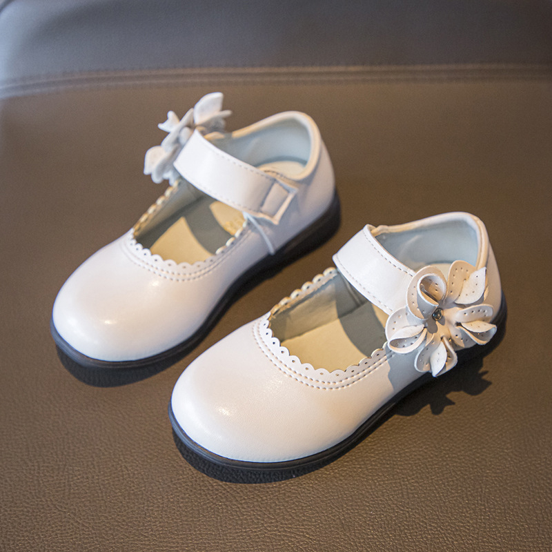 Abela Dievčenské topánky – vrchný materiál syntetická koža, zapínanie na suchý zips, podrážka z gumy, priedušné, protišmykové