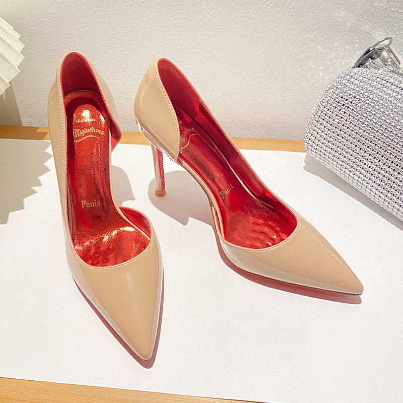 Banketné topánky s ostro špičkou, tenký podpätok nad 8 cm, nízky členok, vnútorná koža stielka