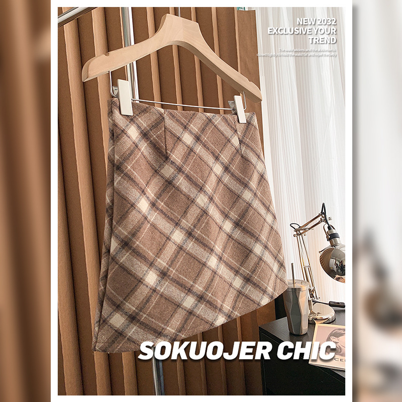 Kockovaná vlnená hip sukňa – krátka A-línia, neformálny štýl (Jar 2025)