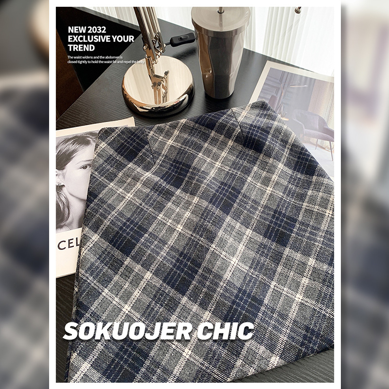 Kockovaná vlnená hip sukňa – krátka A-línia, neformálny štýl (Jar 2025)